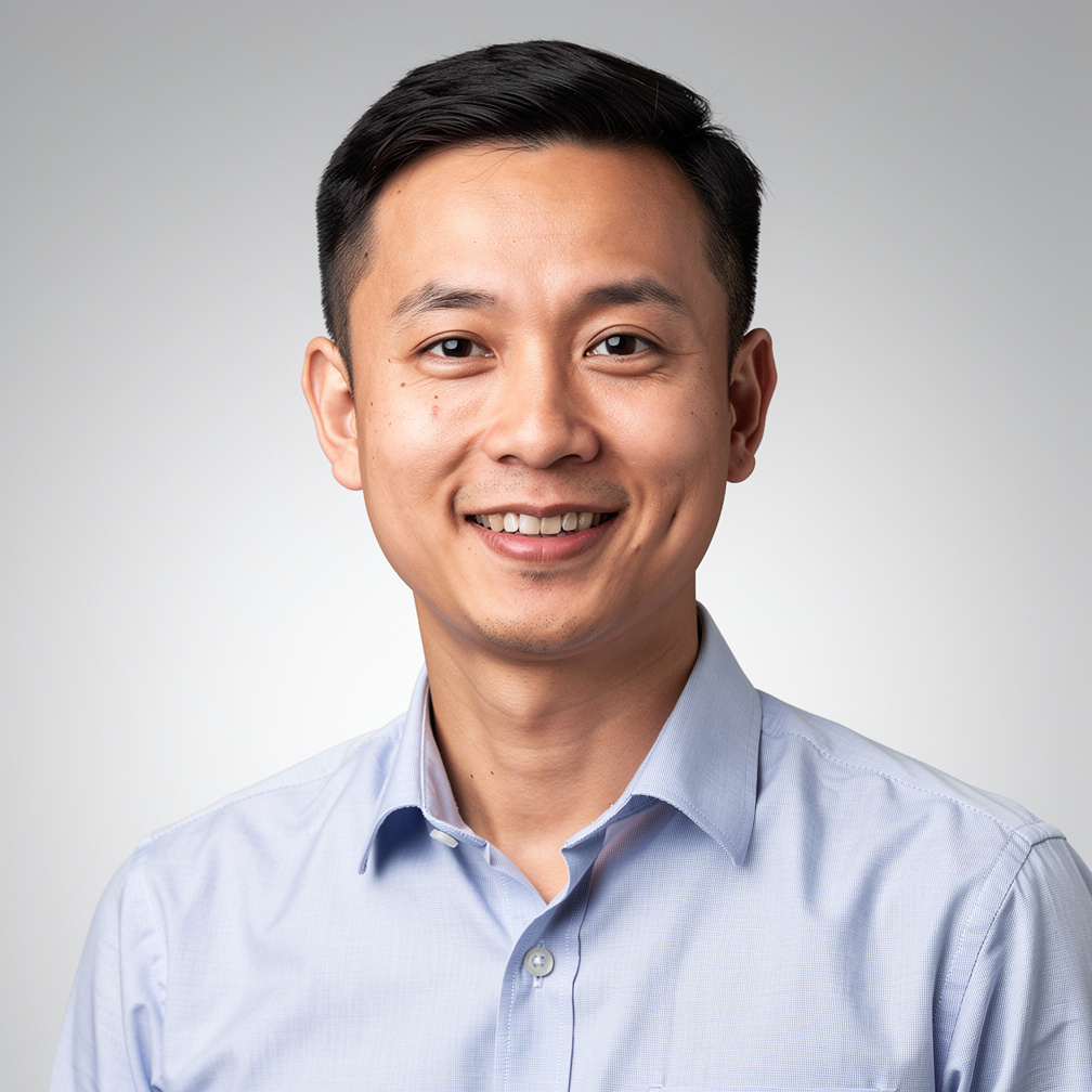 Portrait of a friendly Singaporean health insurance claims specialist